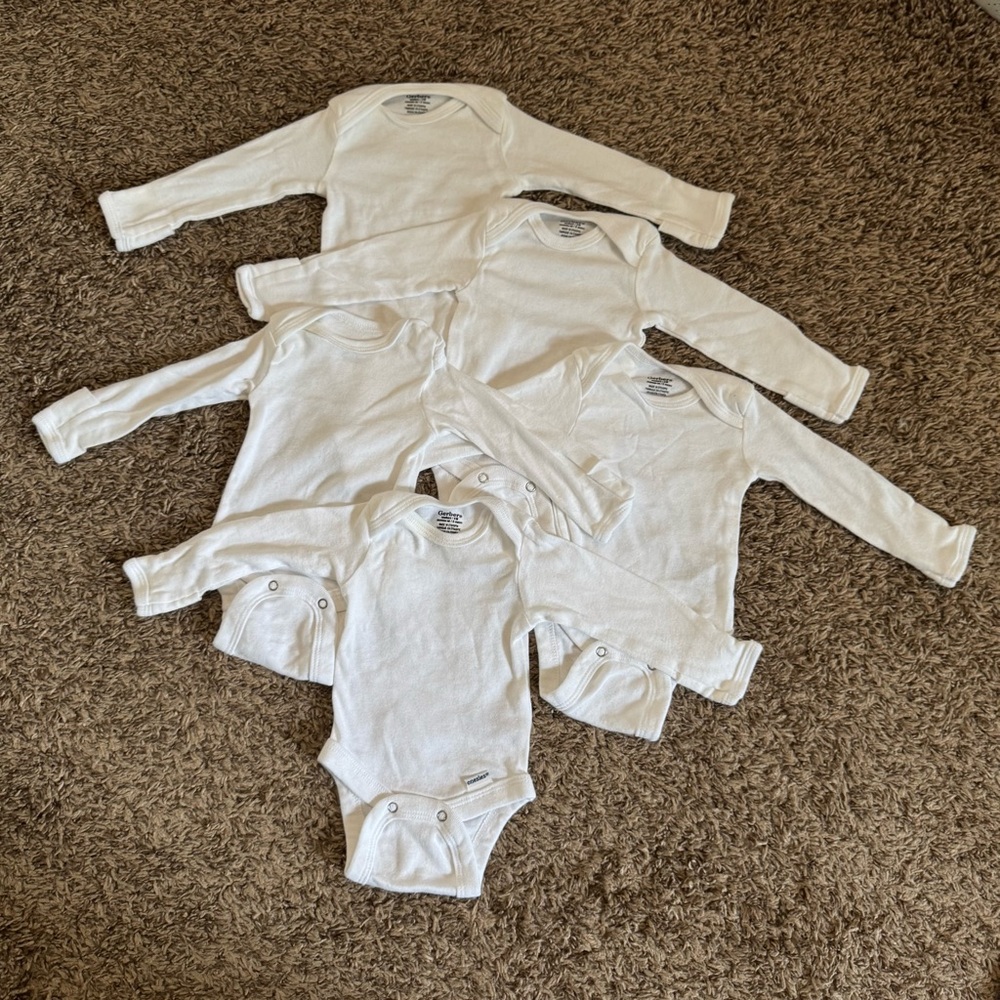 Gerber White Long Sleeve Newborn Baby Onesie 5-Piece Set